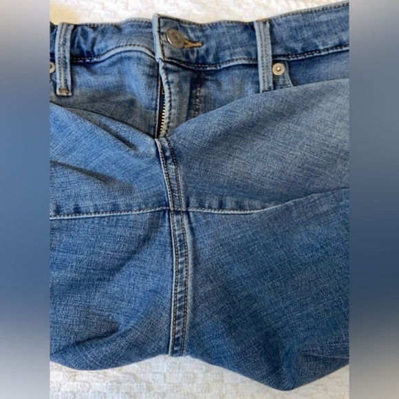 Women’s LEVI’S medium wash shaping denim‎ Bermuda size 14 - Picture 8 of 11